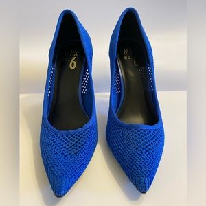 Mix No. 6 royal blue mesh pumps. Size 6. NWT (but no box). 4 inch heel.